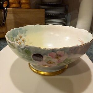 antique T&V (Tressemanes & Vogt) footed gold bowl porcelain Limoges, France.